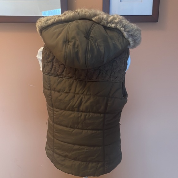 Aeropostale small green vest - Picture 4 of 7